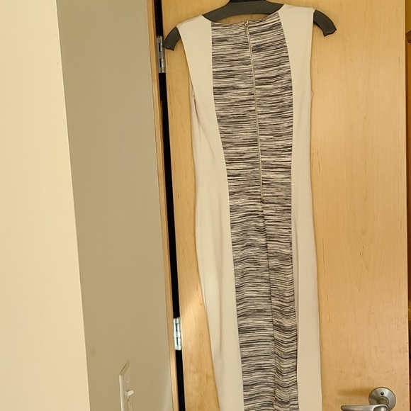 Curve flattering dress - Picture 2 of 3